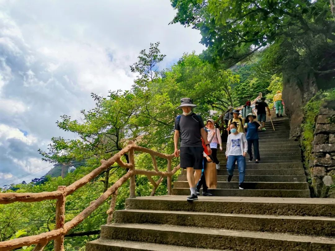 黄山风景区7月份旅游恢复喜人 累计接待游客超15万人